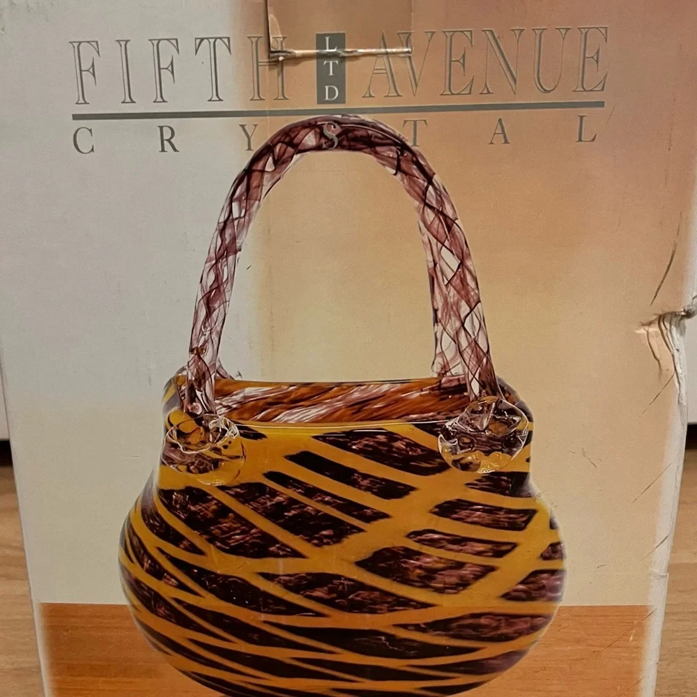 Glass Handbag - Picture 2 of 3